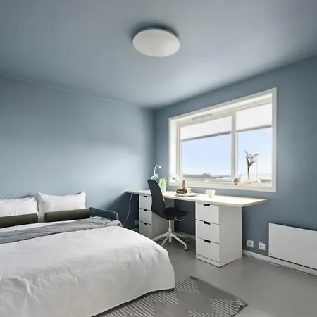 Walk To Ons In 2 Min, Spacious House, Gym & Parking * Stavanger